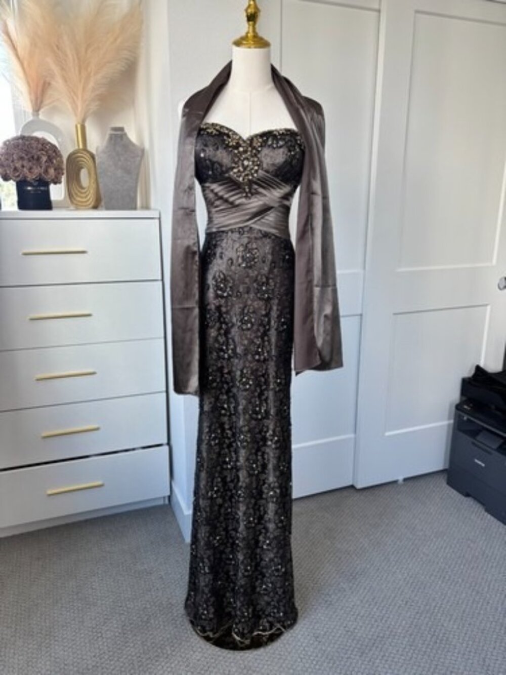 ROYAL QUEEN Brown Sequin-Embellished Lace Formal Evening Gown w/ Shawl Size 4